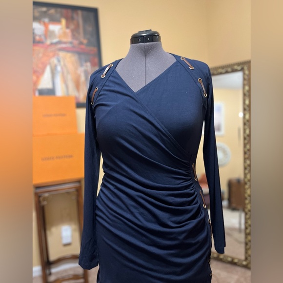 Carmen Marc Valvo Dress Women's Size L Long Sleeves Faux Leather Grommets Wrap - Picture 2 of 4